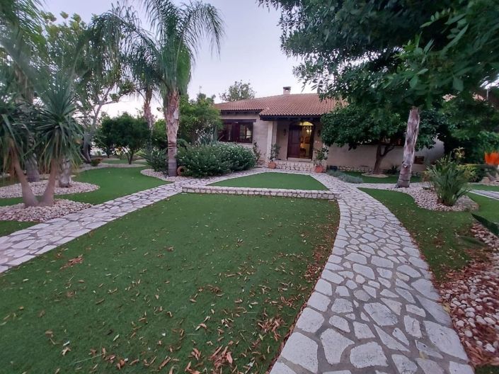 Image No.8-4 Bed House for sale