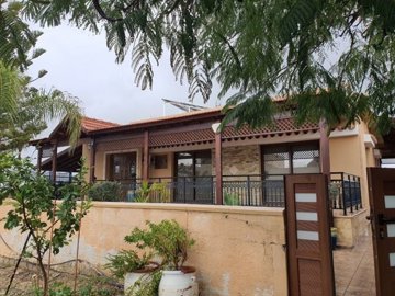 1 - Kamares, House