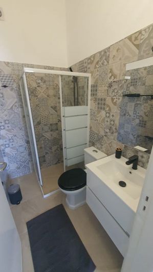 Image No.7-5 Bed House for sale