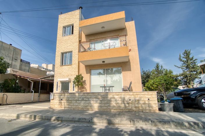 Image No.1-6 Bed House for sale