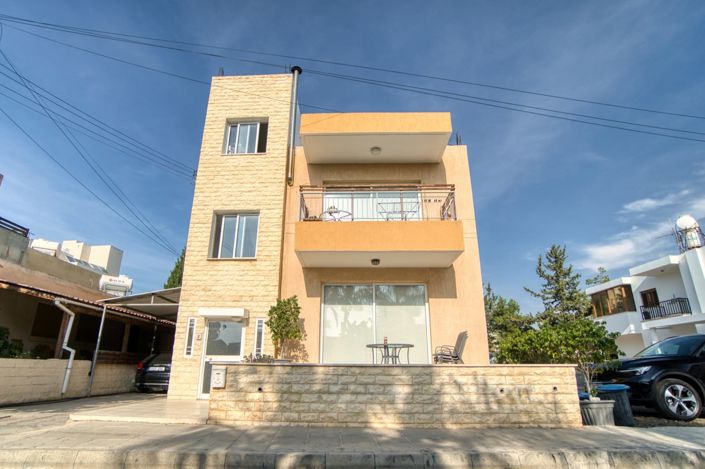 Image No.5-6 Bed House for sale