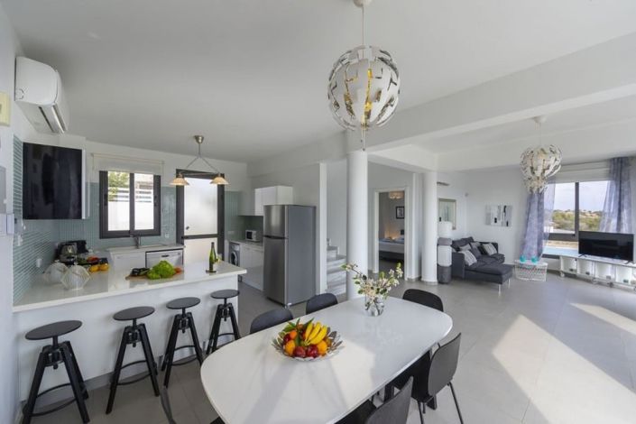 Image No.2-Maison de 3 chambres à vendre à Cape Greco