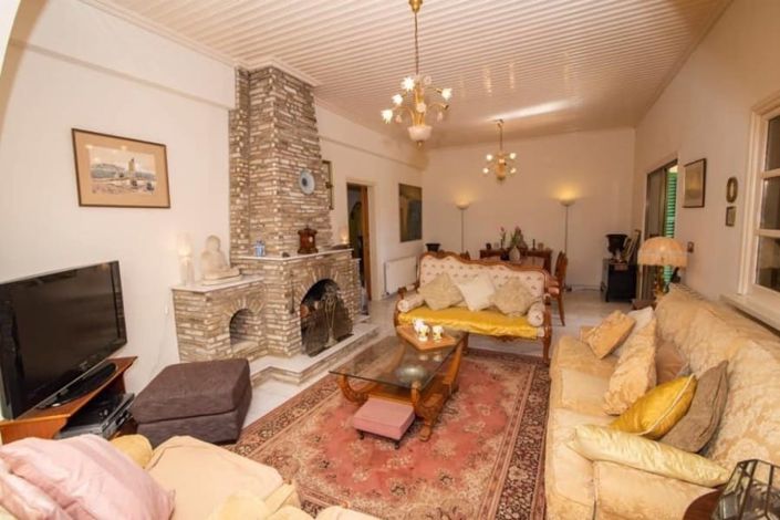 Image No.2-6 Bed House for sale