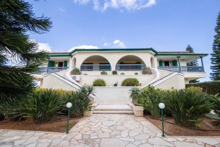 Image No.3-6 Bed House for sale