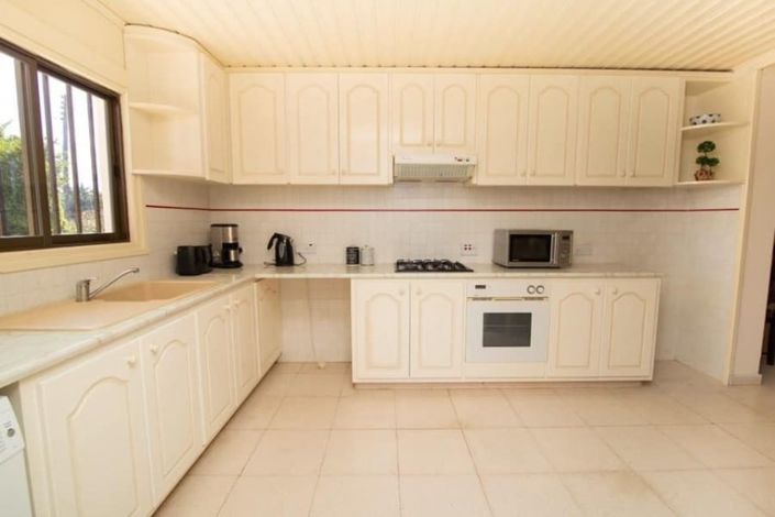 Image No.7-6 Bed House for sale