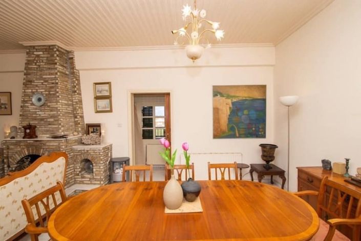 Image No.8-6 Bed House for sale