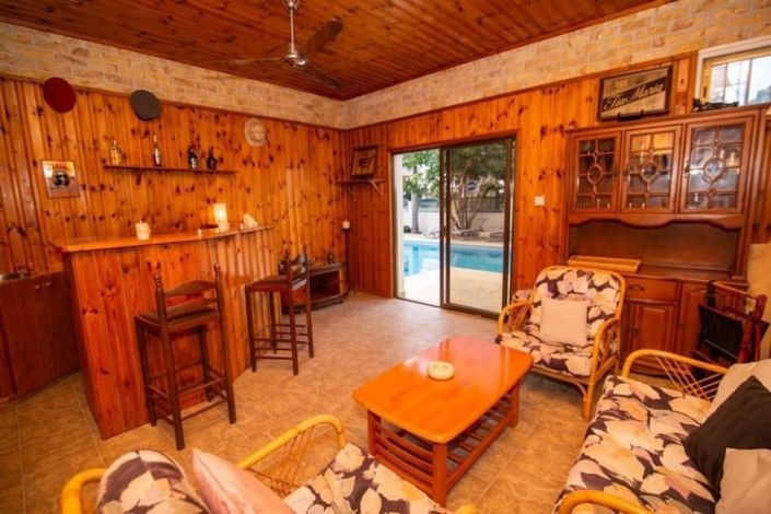 Image No.9-6 Bed House for sale