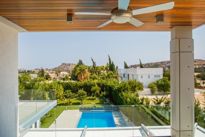 Image No.2-Maison de 4 chambres à vendre à Agios Tychonas