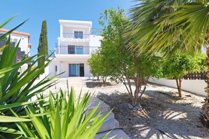 Image No.1-3 Bed House for sale