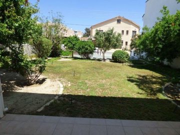 463781-five-bedroom-house-in-aradippou-for-sa