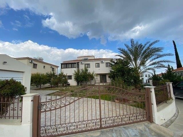 Image No.7-Maison de 5 chambres à vendre à Aradippou