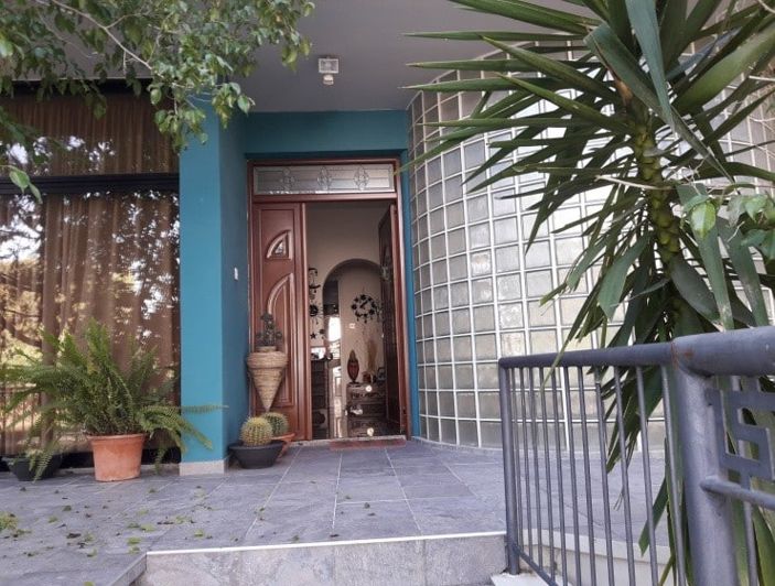 Image No.1-4 Bed House for sale