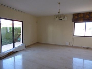464558-unique-four-bedroom-villa-in-oroklini-