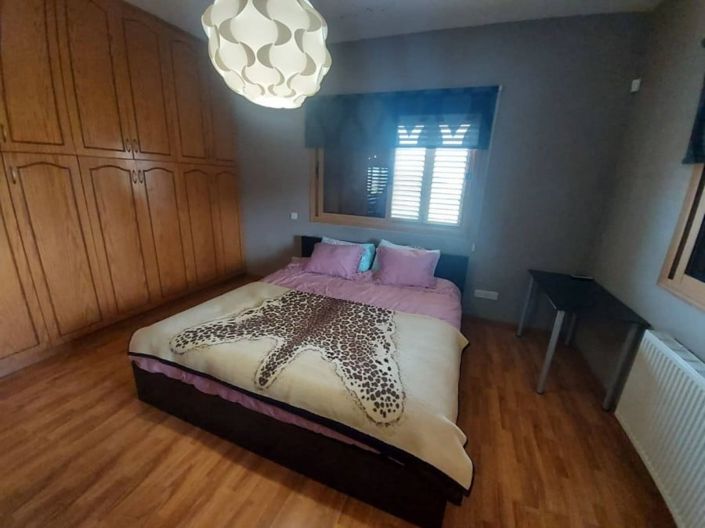 Image No.6-4 Bed House for sale