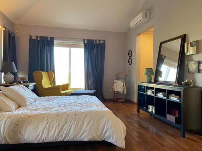 Image No.6-5 Bed House for sale