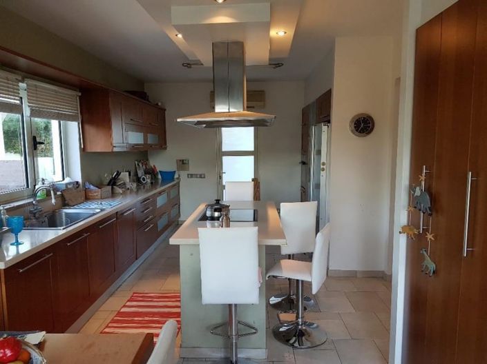 Image No.7-5 Bed House for sale