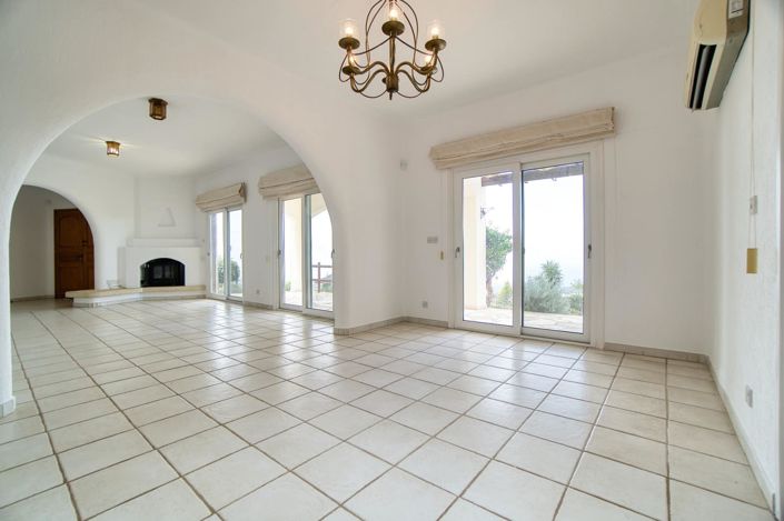 Image No.5-5 Bed House for sale