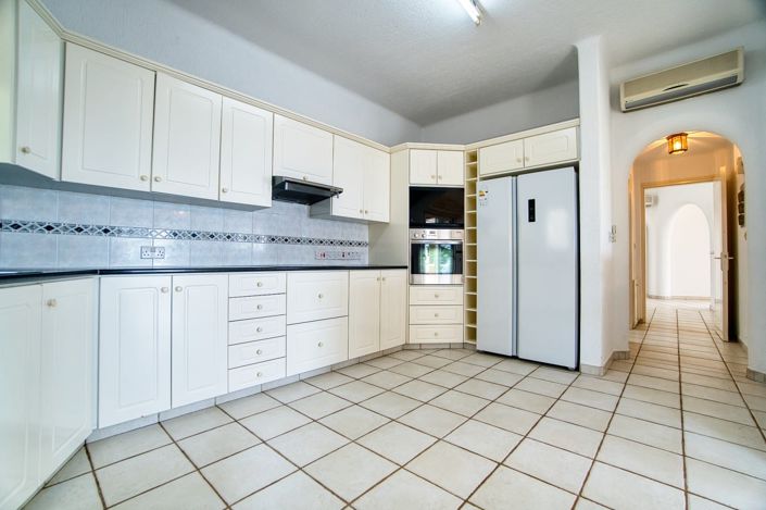 Image No.7-5 Bed House for sale