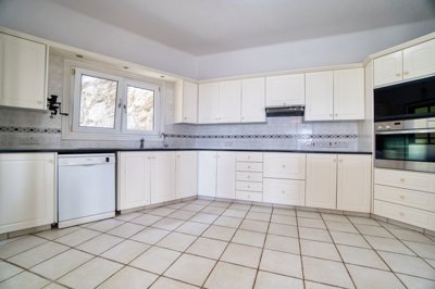 556174-detached-villa-for-sale-in-tala-kamare