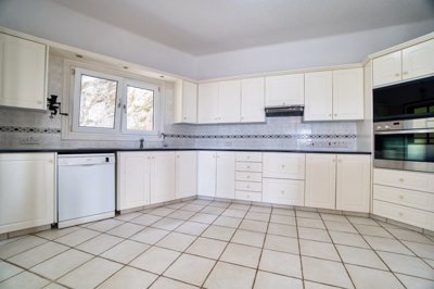 556174-detached-villa-for-sale-in-tala-kamare