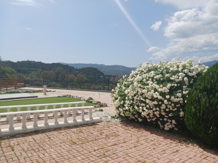 Image No.6-5 Bed House for sale