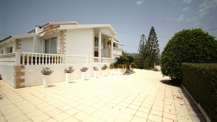 Image No.3-5 Bed House for sale