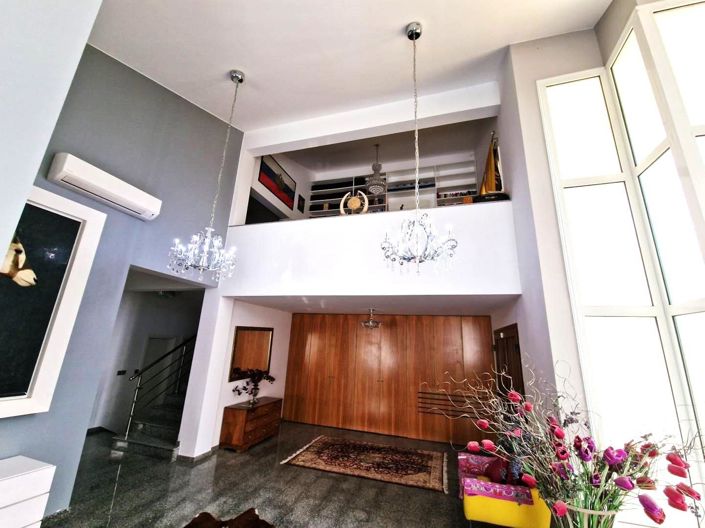 Image No.6-5 Bed House for sale