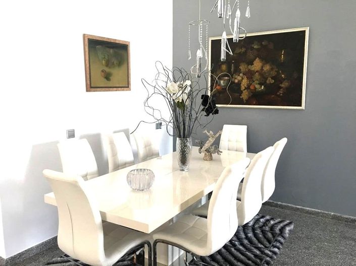 Image No.7-5 Bed House for sale