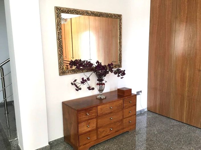 Image No.9-5 Bed House for sale