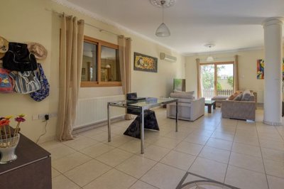 466636-detached-villa-for-sale-in-pernerafull