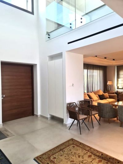 Image No.2-4 Bed House for sale