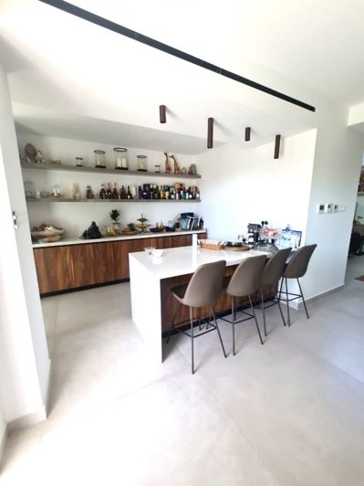 Image No.7-4 Bed House for sale