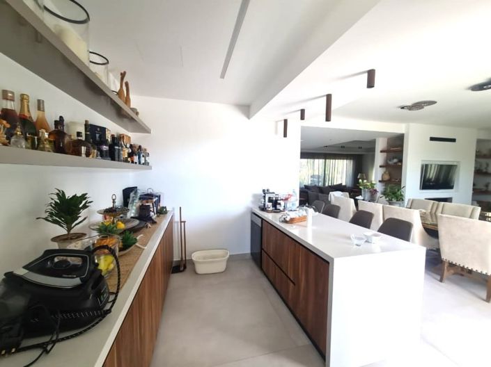 Image No.9-4 Bed House for sale