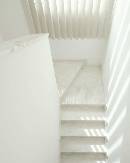 Image No.9-5 Bed House for sale