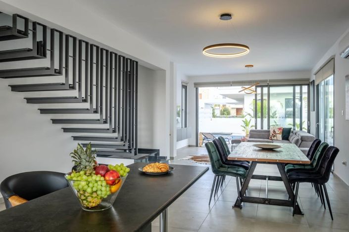 Image No.3-4 Bed House for sale