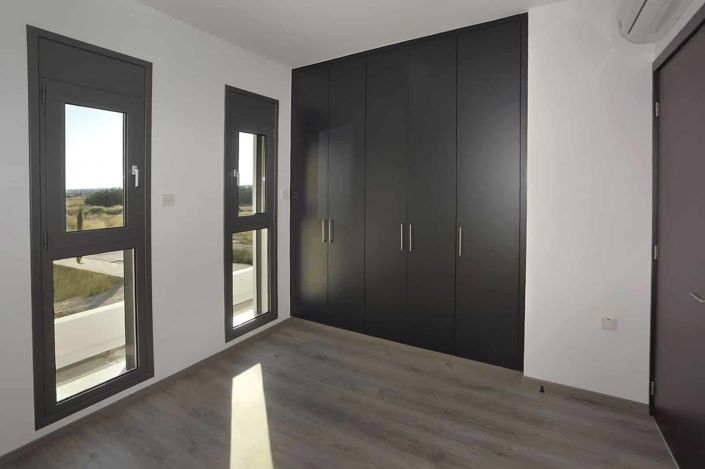 Image No.9-4 Bed House for sale