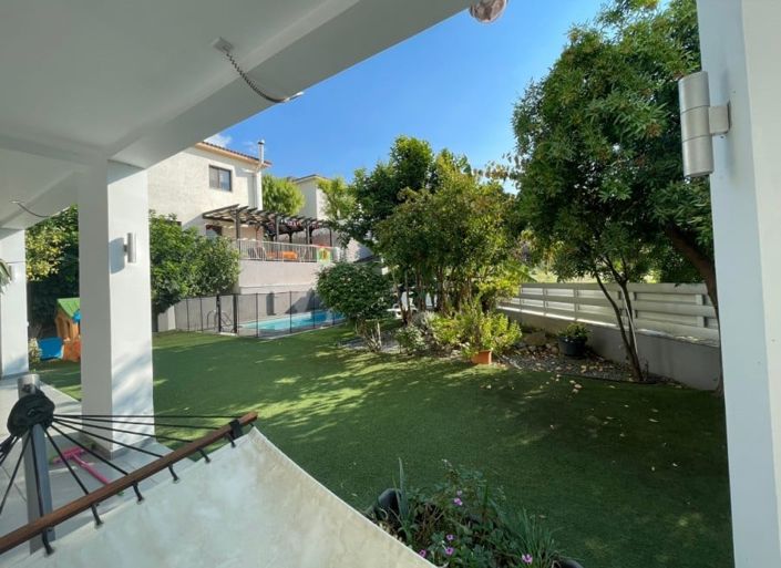 Image No.10-6 Bed House for sale