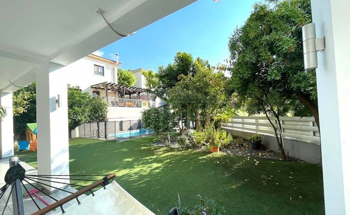 Image No.2-6 Bed House for sale