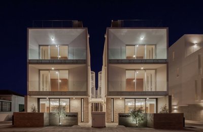 472643-almond-tree-villa-1orig