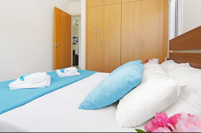 Image No.7-3 Bed House for sale