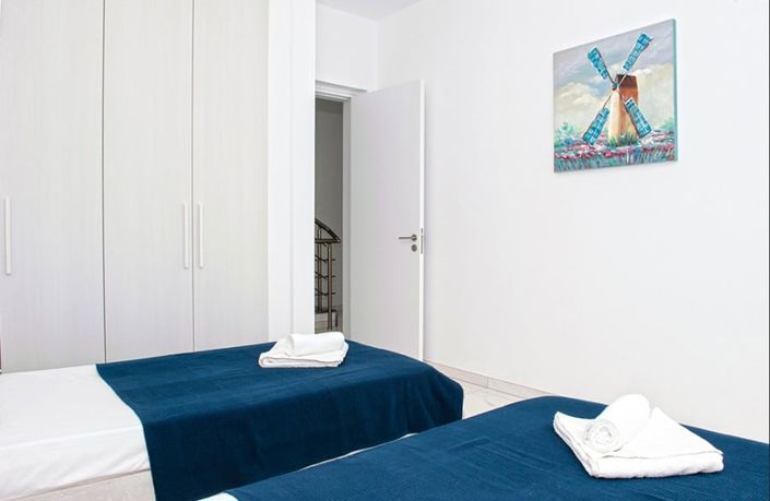 Image No.9-3 Bed House for sale