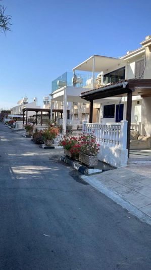 Image No.5-2 Bed House for sale