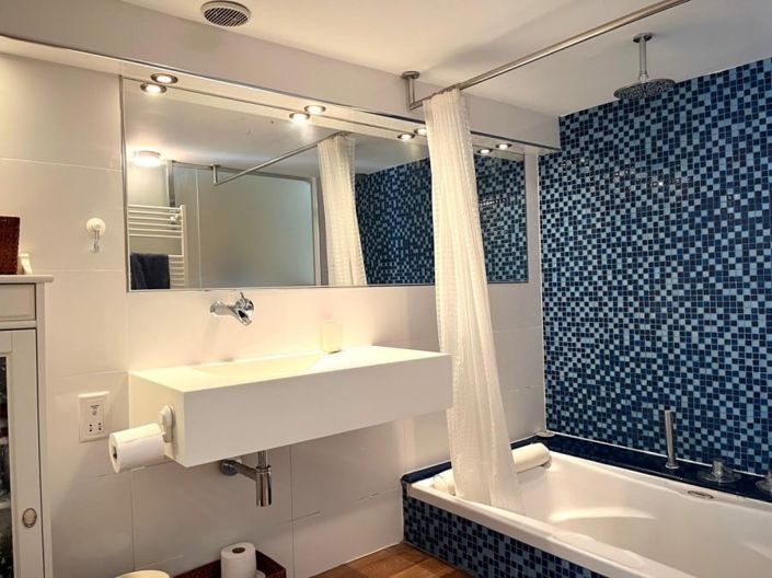 Image No.9-2 Bed House for sale