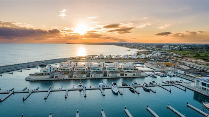 Image No.2-4 Bed House for sale