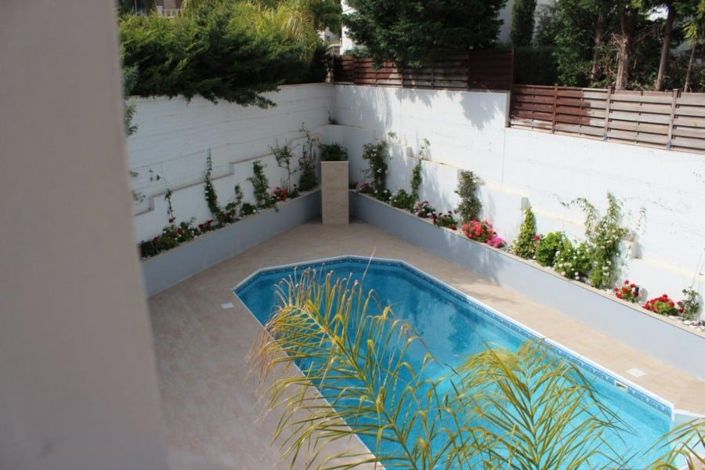 Image No.7-Maison de 7 chambres à vendre à Kalogirou