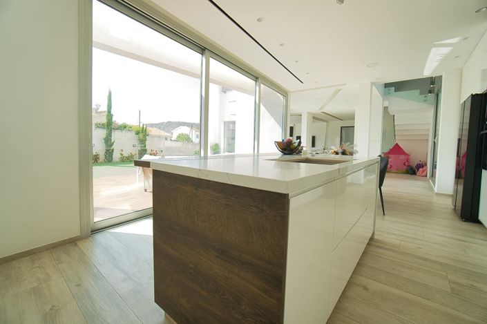 Image No.8-4 Bed House for sale