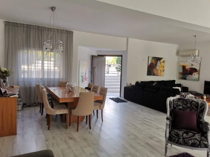 Image No.4-4 Bed House for sale