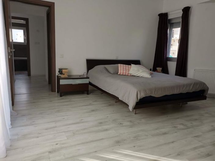 Image No.7-4 Bed House for sale