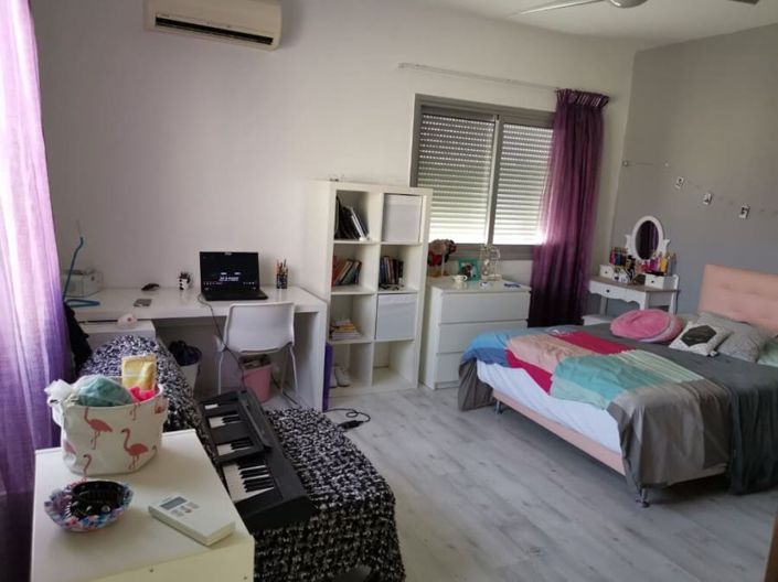 Image No.9-4 Bed House for sale