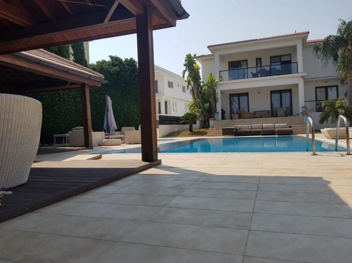 Image No.2-6 Bed House for sale